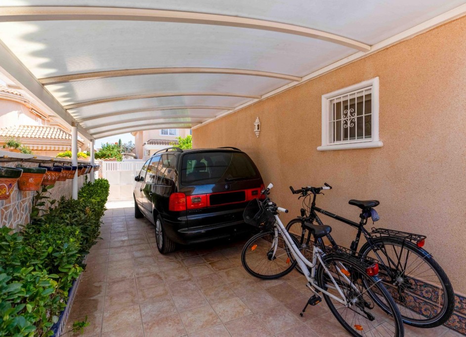 Revente - Villa Individuelle -
Orihuela Costa - Punta Prima