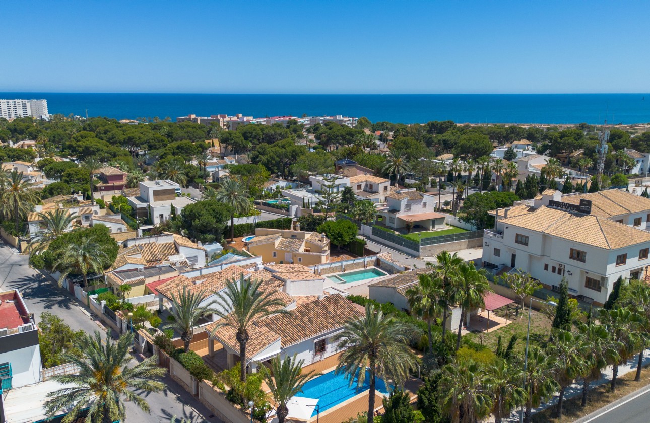 Revente - Villa Individuelle -
Orihuela Costa - Punta Prima