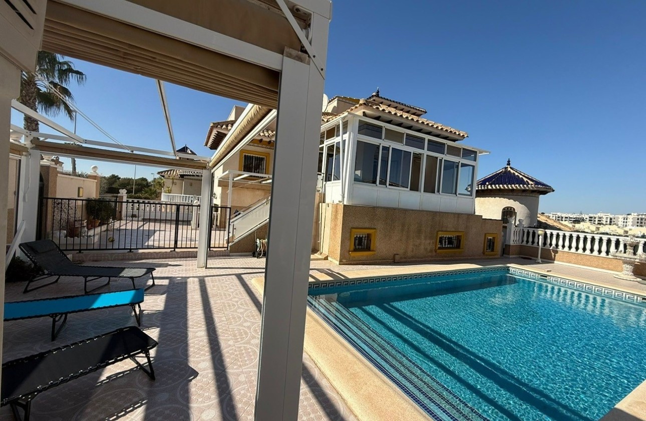 Revente - Villa Individuelle -
Orihuela Costa