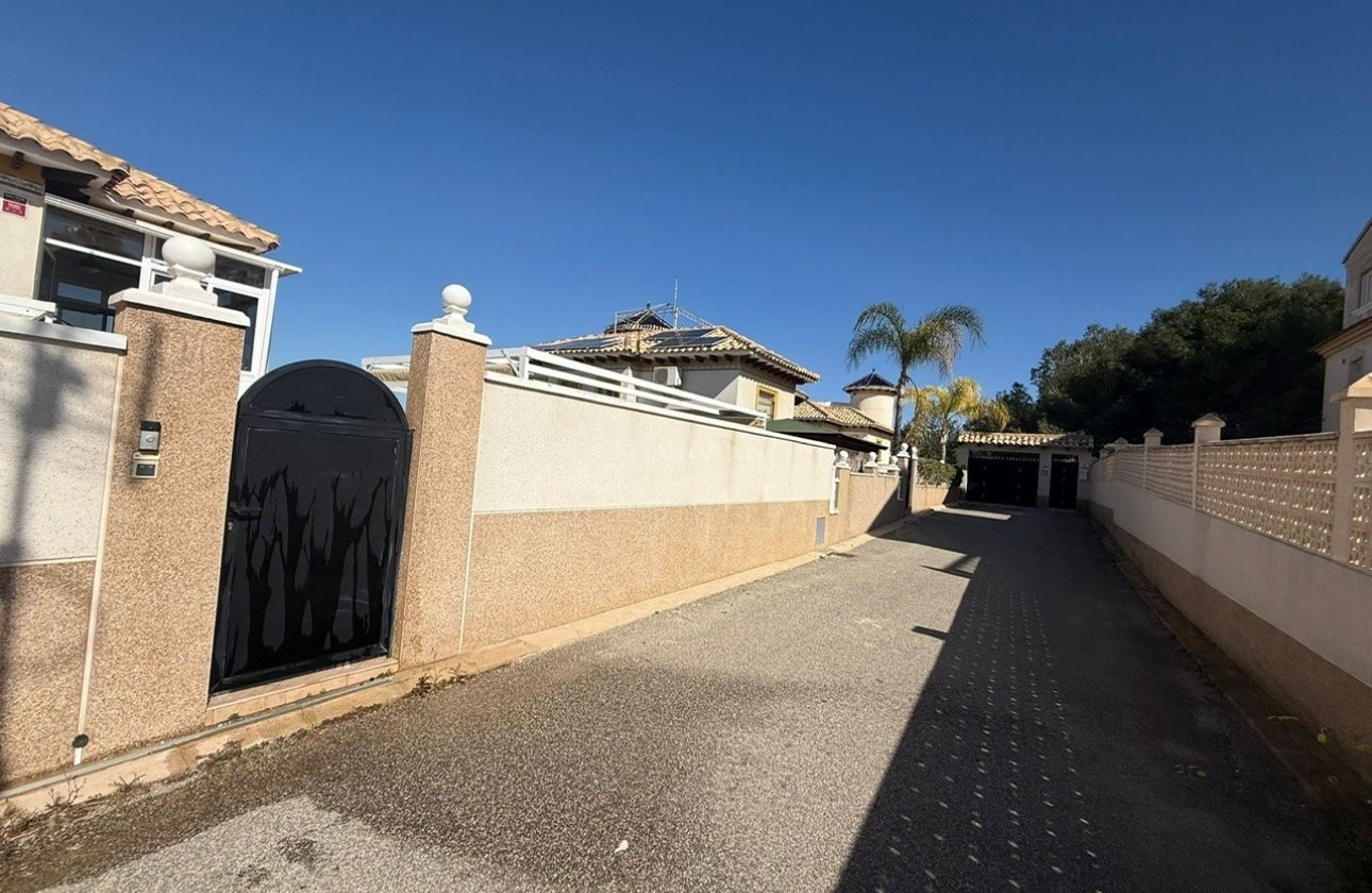 Revente - Villa Individuelle -
Orihuela Costa
