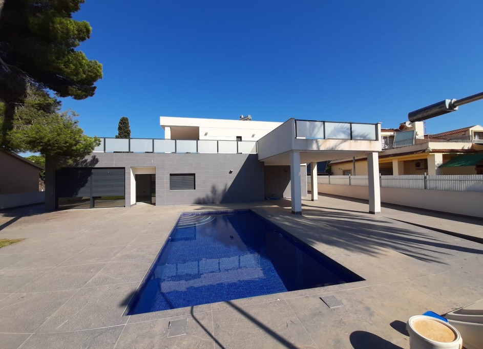 Revente - Villa Individuelle -
Orihuela Costa