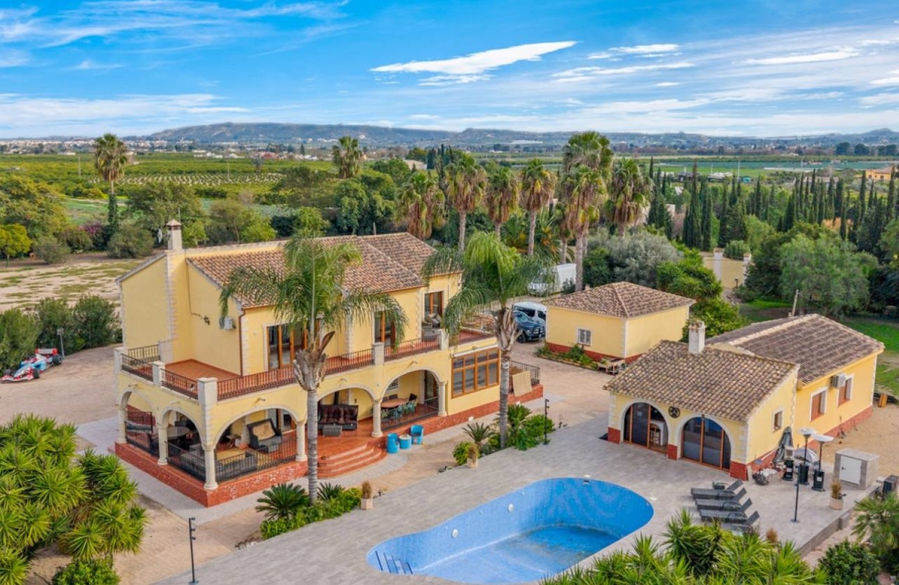 Revente - Villa Individuelle -
Orihuela