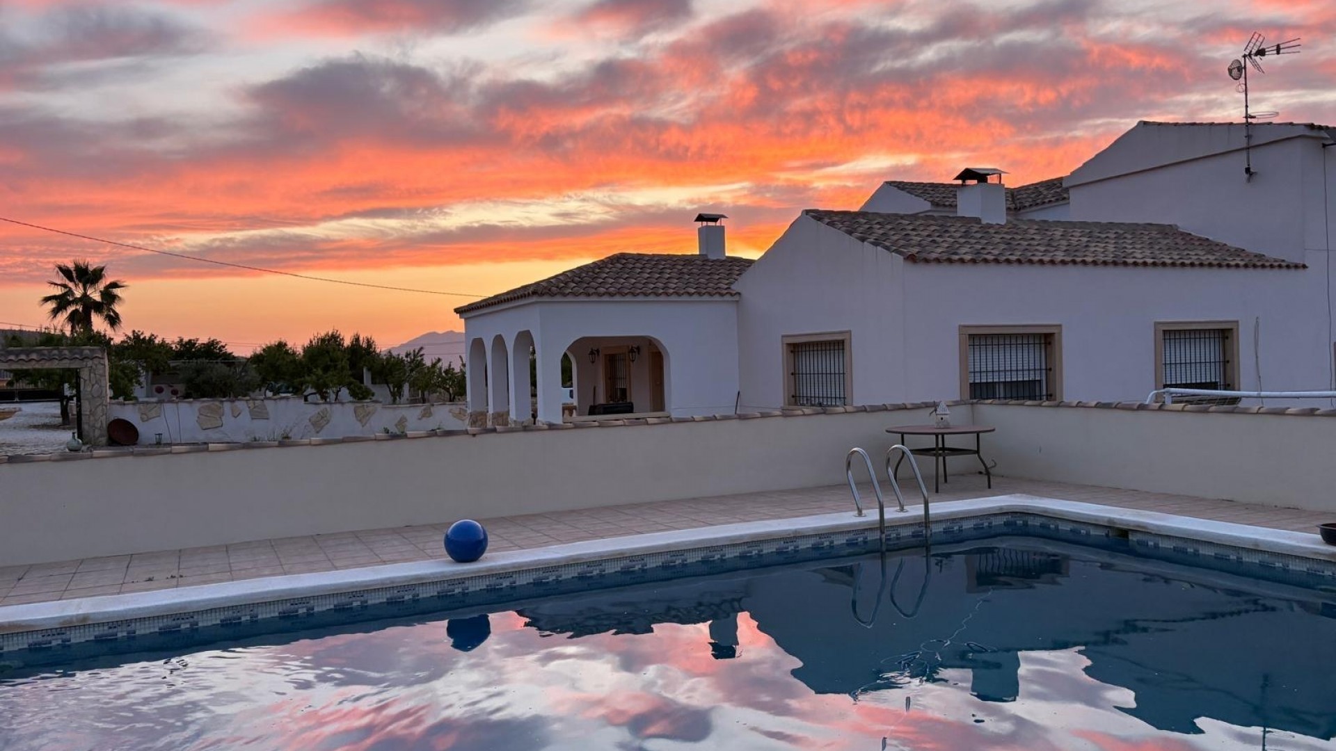 Revente - Villa Individuelle -
Pinoso - Pinoso Alicante