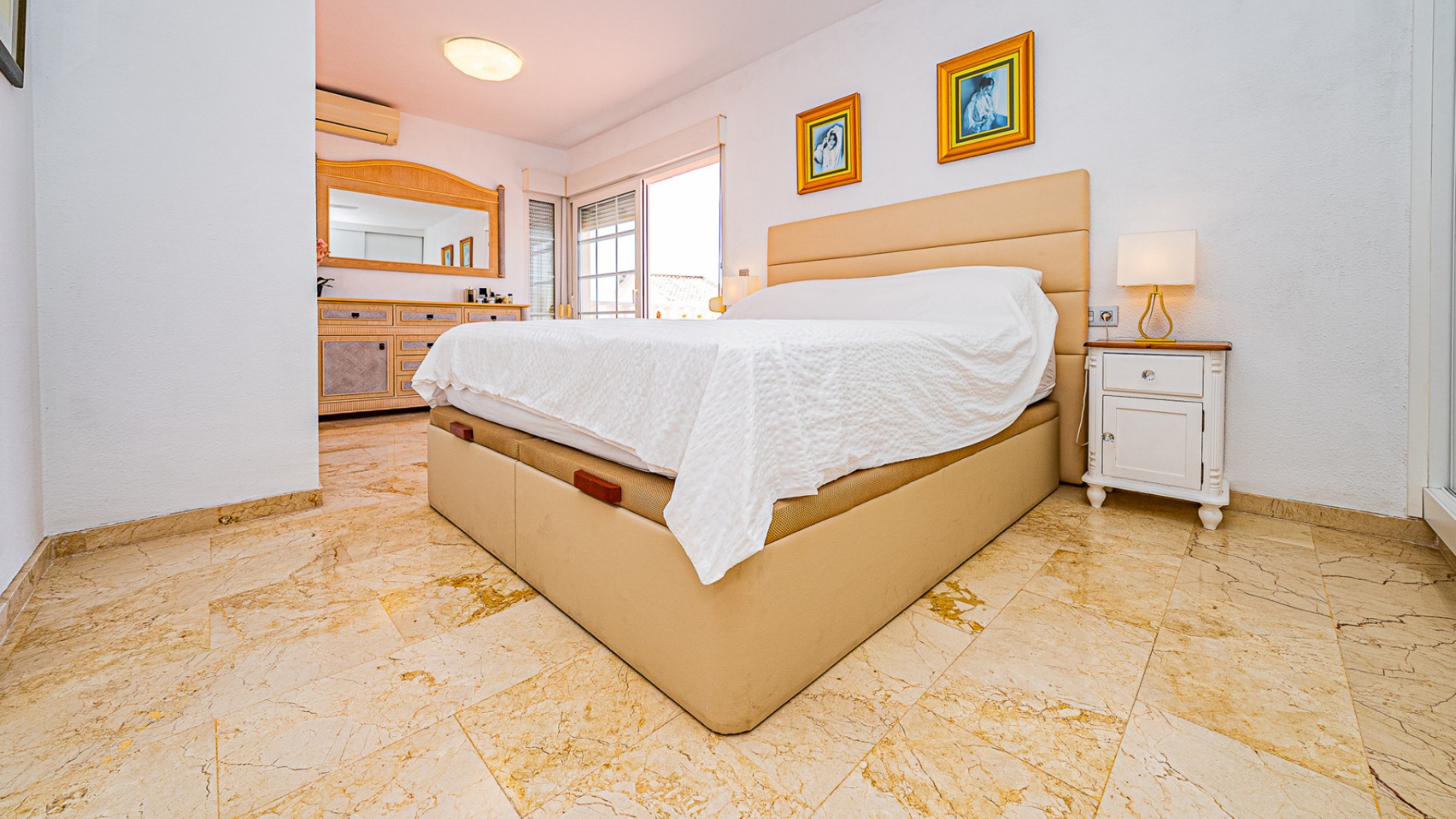 Revente - Villa Individuelle -
Playa Flamenca - Montilla