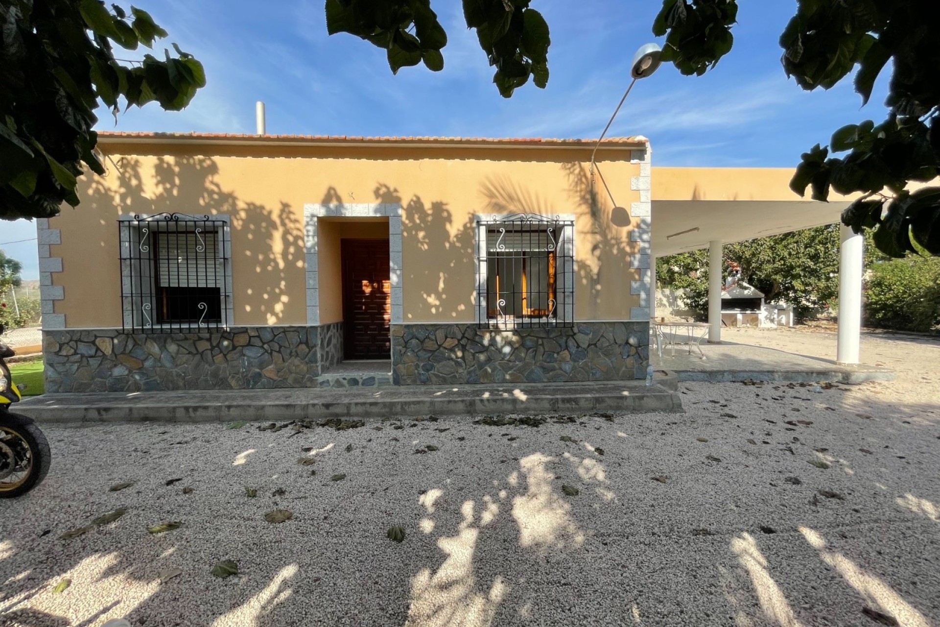 Revente - Villa Individuelle -
Redován - Inland
