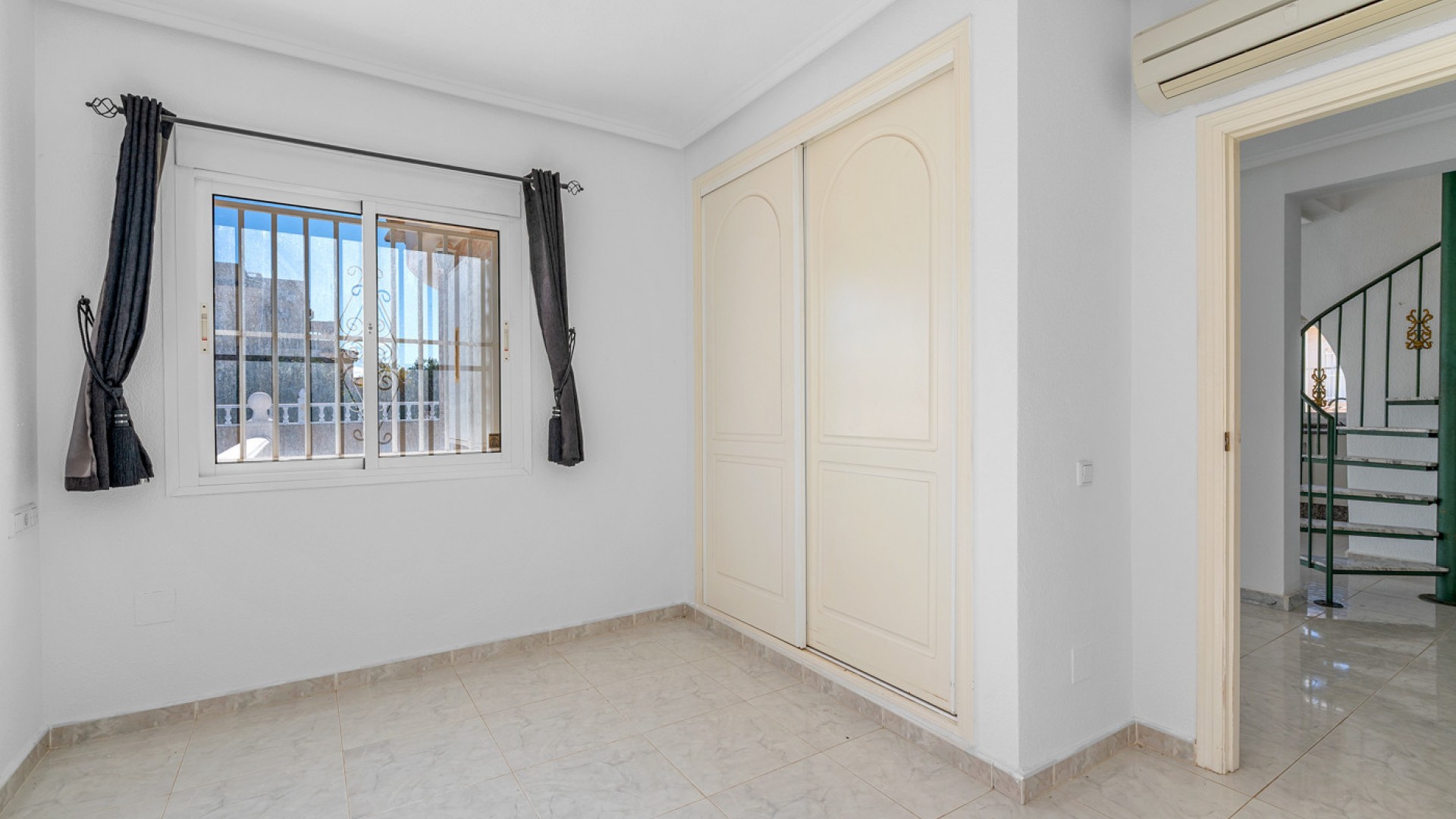 Revente - Villa Individuelle -
Rojales