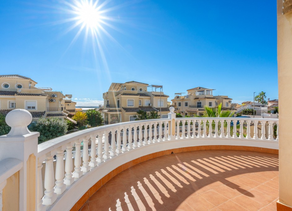 Revente - Villa Individuelle -
Rojales