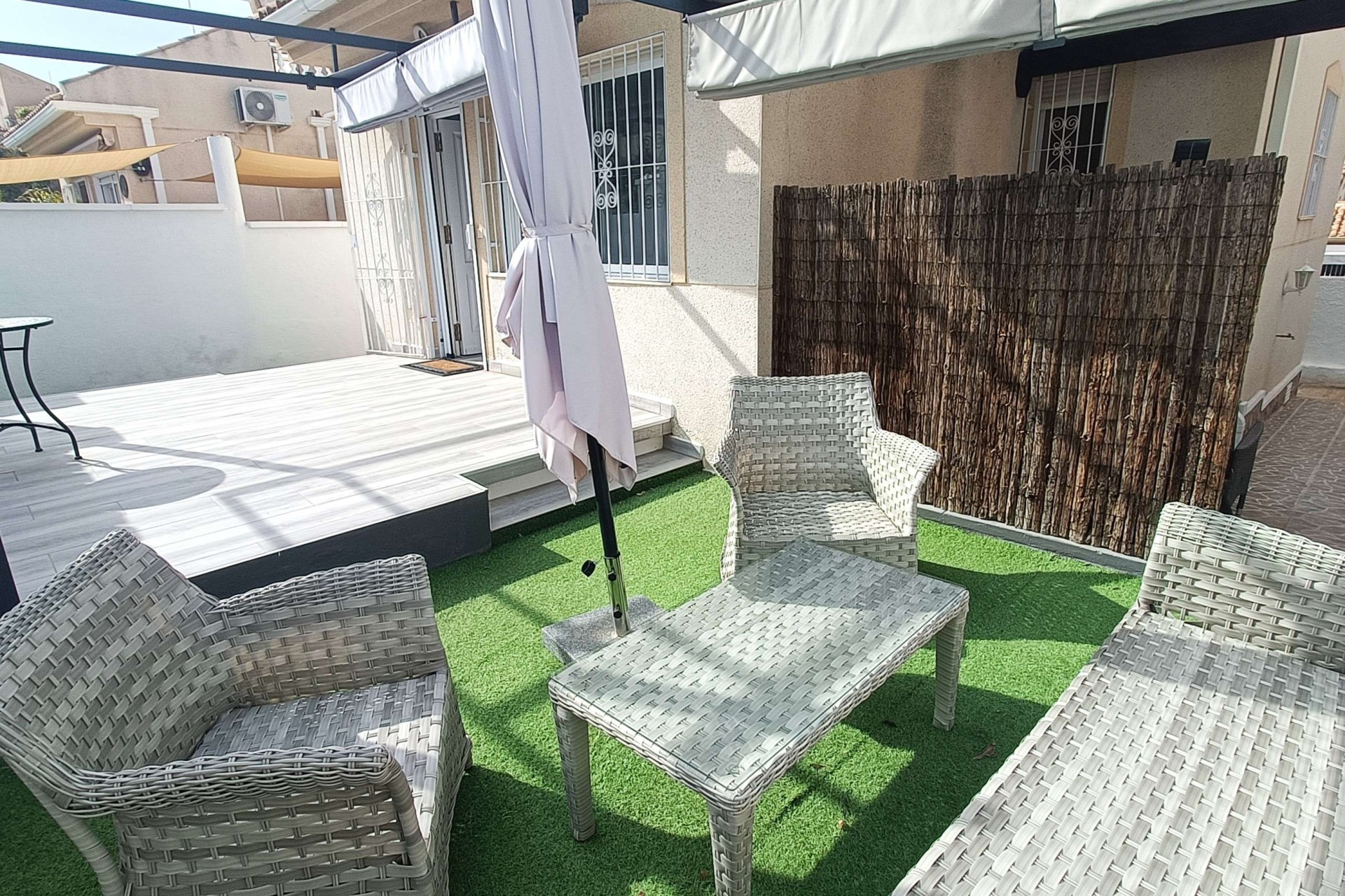 Revente - Villa Individuelle -
Rojales