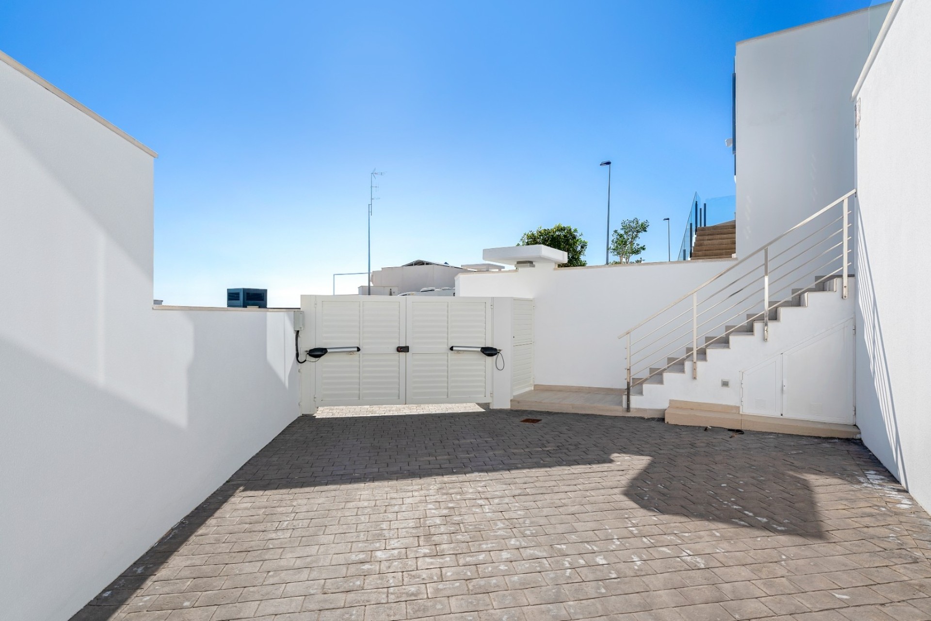 Revente - Villa Individuelle -
San Miguel de Salinas - Inland