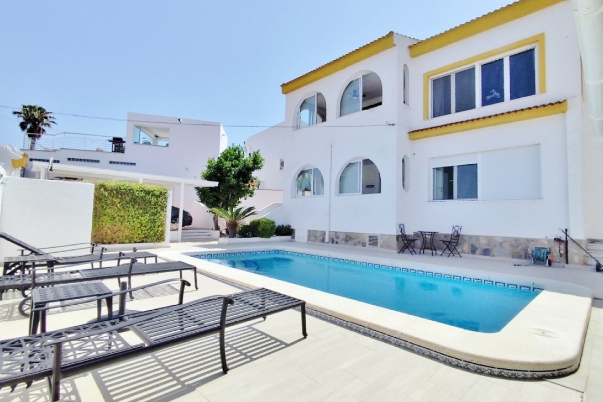 Revente - Villa Individuelle -
San Miguel de Salinas - Inland