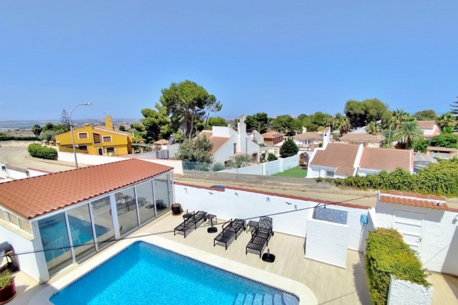 Revente - Villa Individuelle -
San Miguel de Salinas - Inland