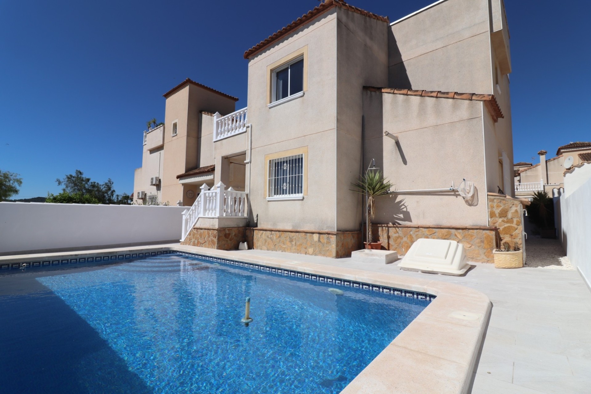 Revente - Villa individuelle -
San Miguel de Salinas - Lake View Mansions