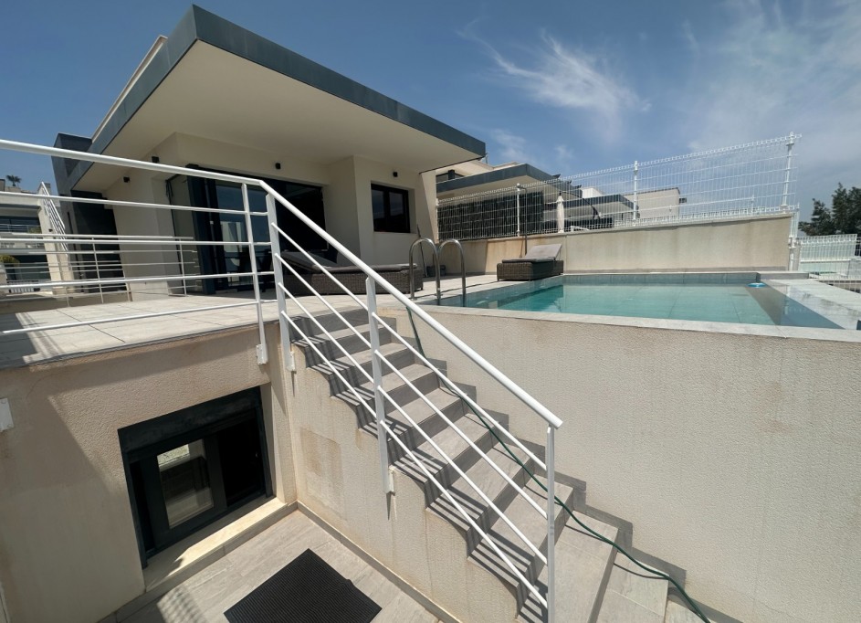 Revente - Villa Individuelle -
San Miguel de Salinas - San Miguel Salinas