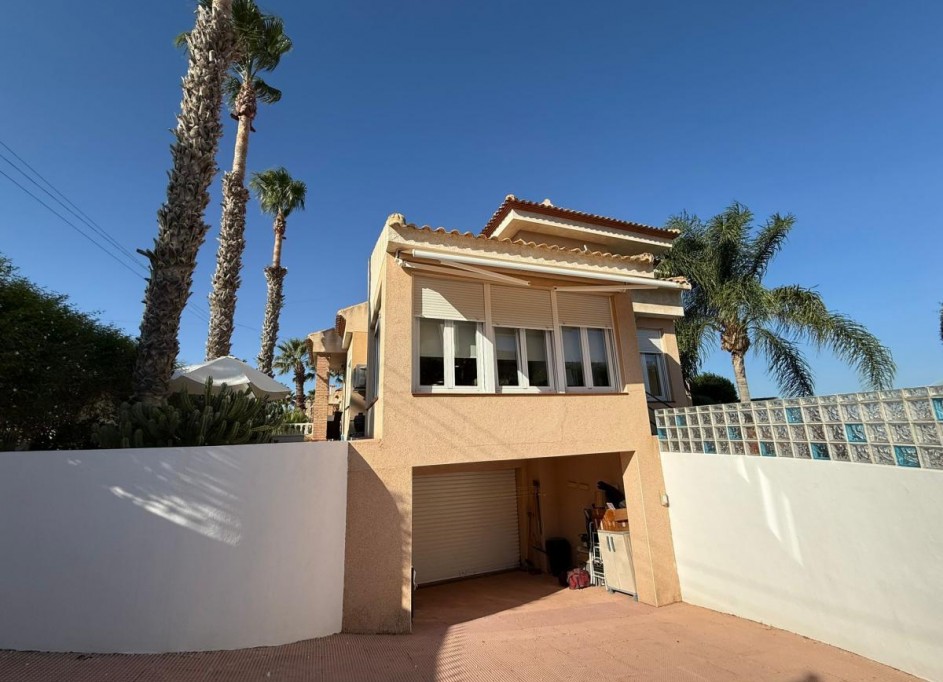 Revente - Villa Individuelle -
San Miguel de Salinas