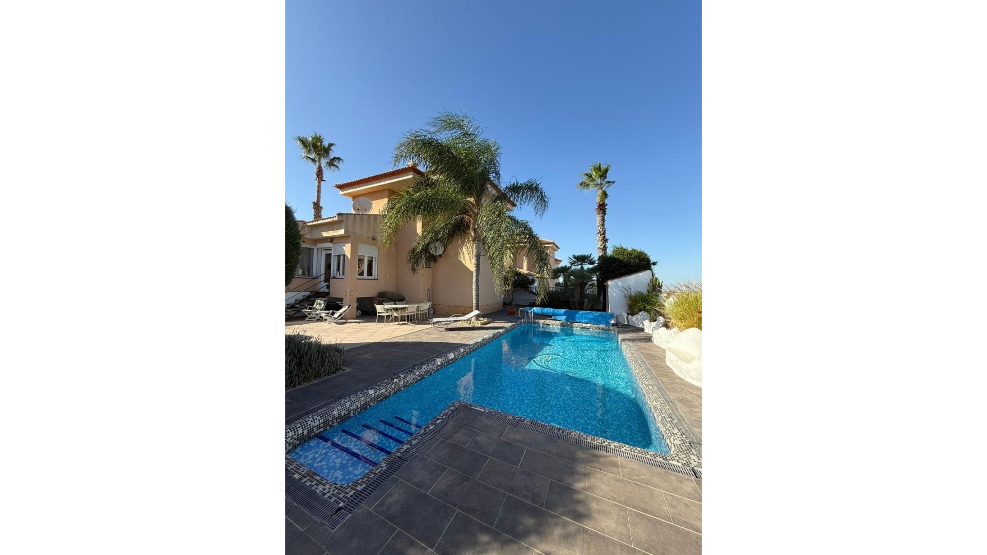 Revente - Villa Individuelle -
San Miguel de Salinas