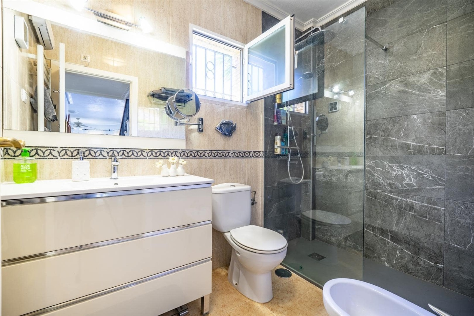 Revente - Villa Individuelle -
Sucina