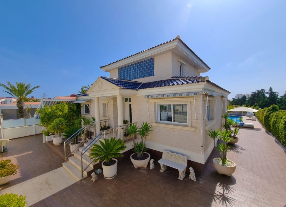 Revente - Villa Individuelle -
Torrevieja - La Mata