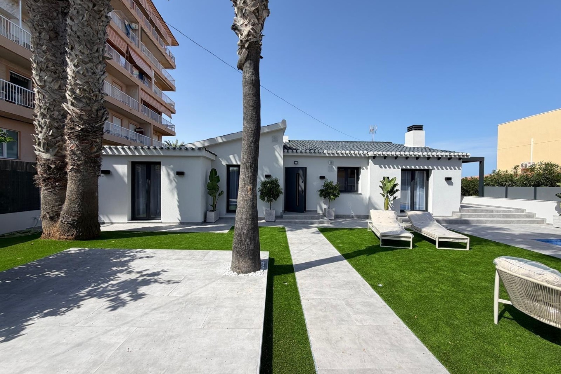 Revente - Villa Individuelle -
Torrevieja - Punta Prima