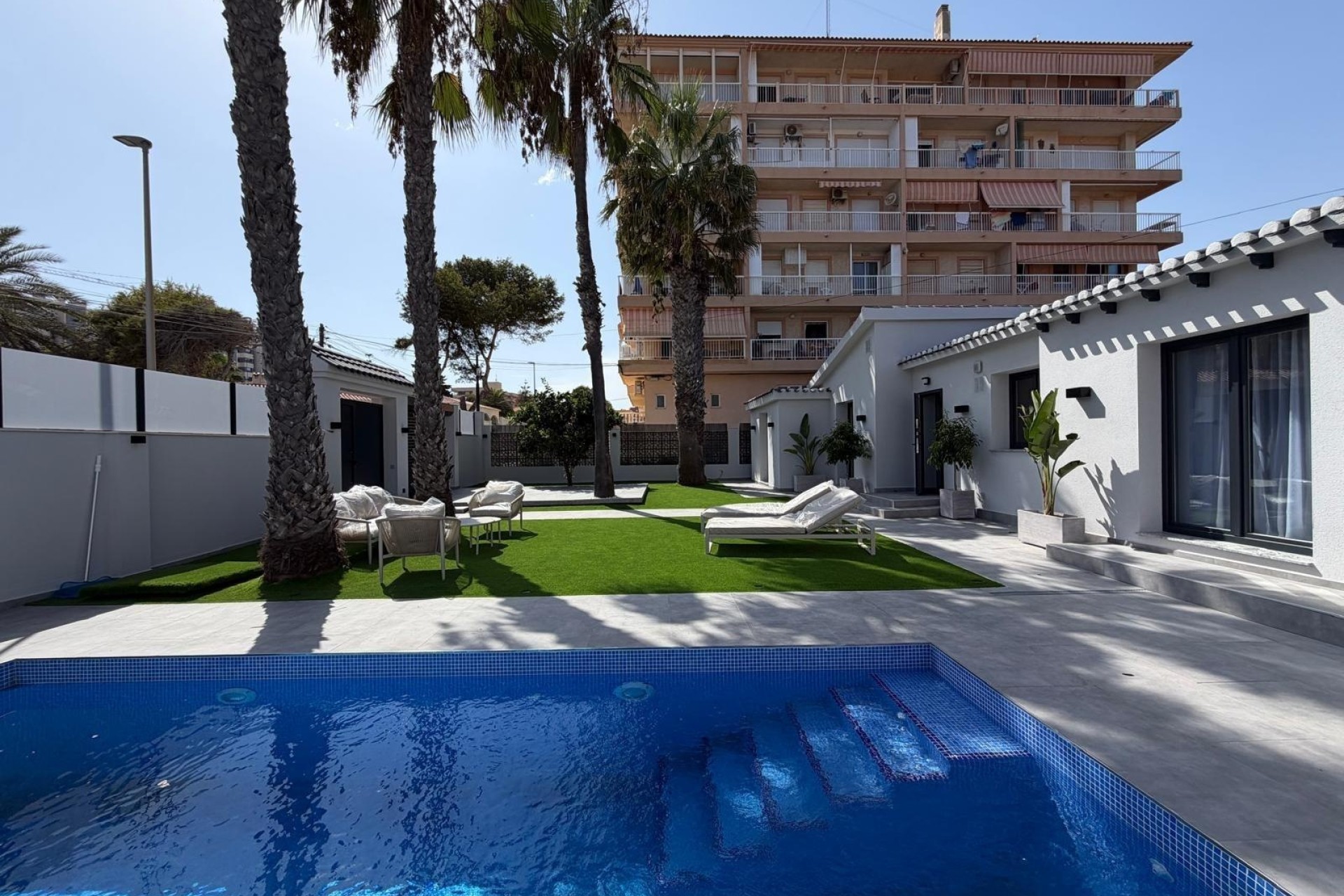 Revente - Villa Individuelle -
Torrevieja - Punta Prima