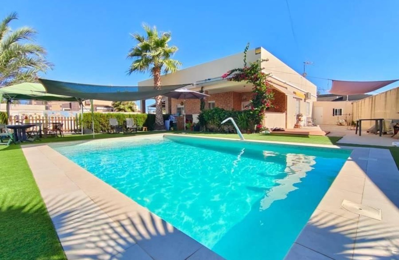 Revente - Villa Individuelle -
Torrevieja - Torreta florida