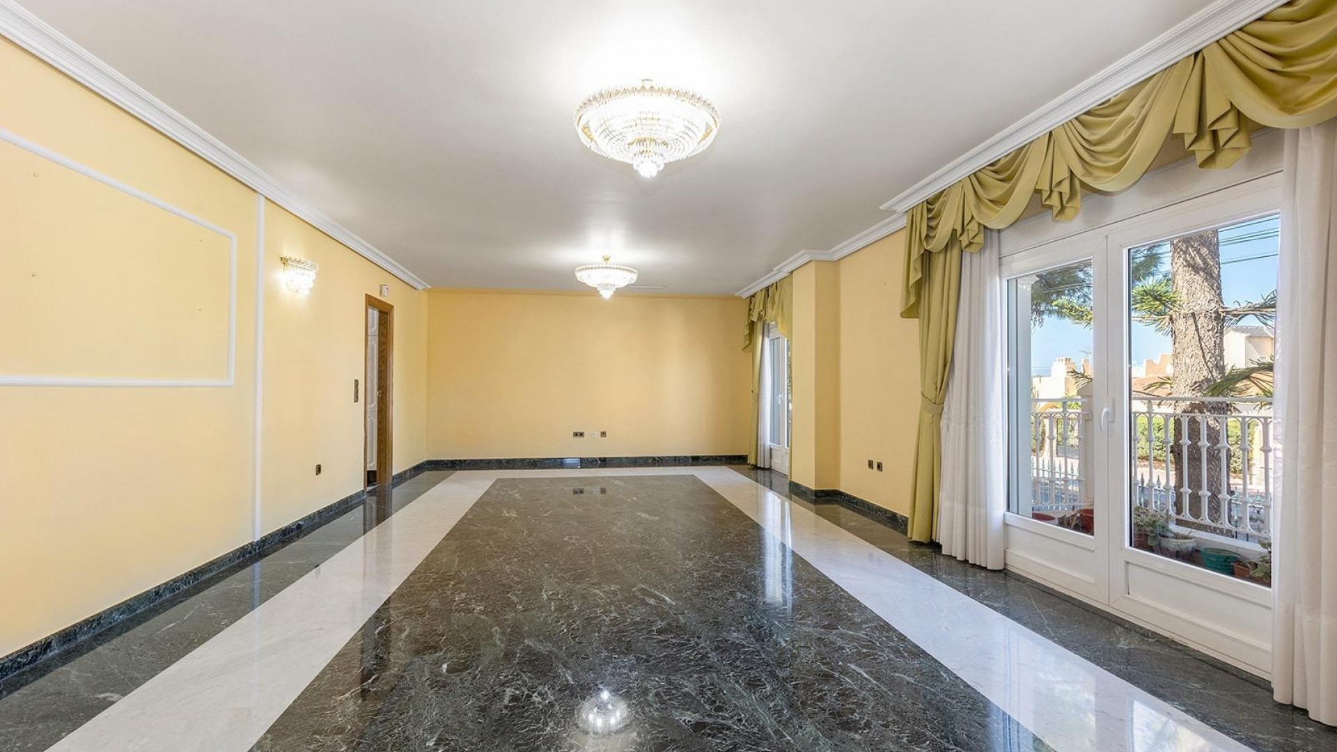 Revente - Villa Individuelle -
Torrevieja - Torreta florida