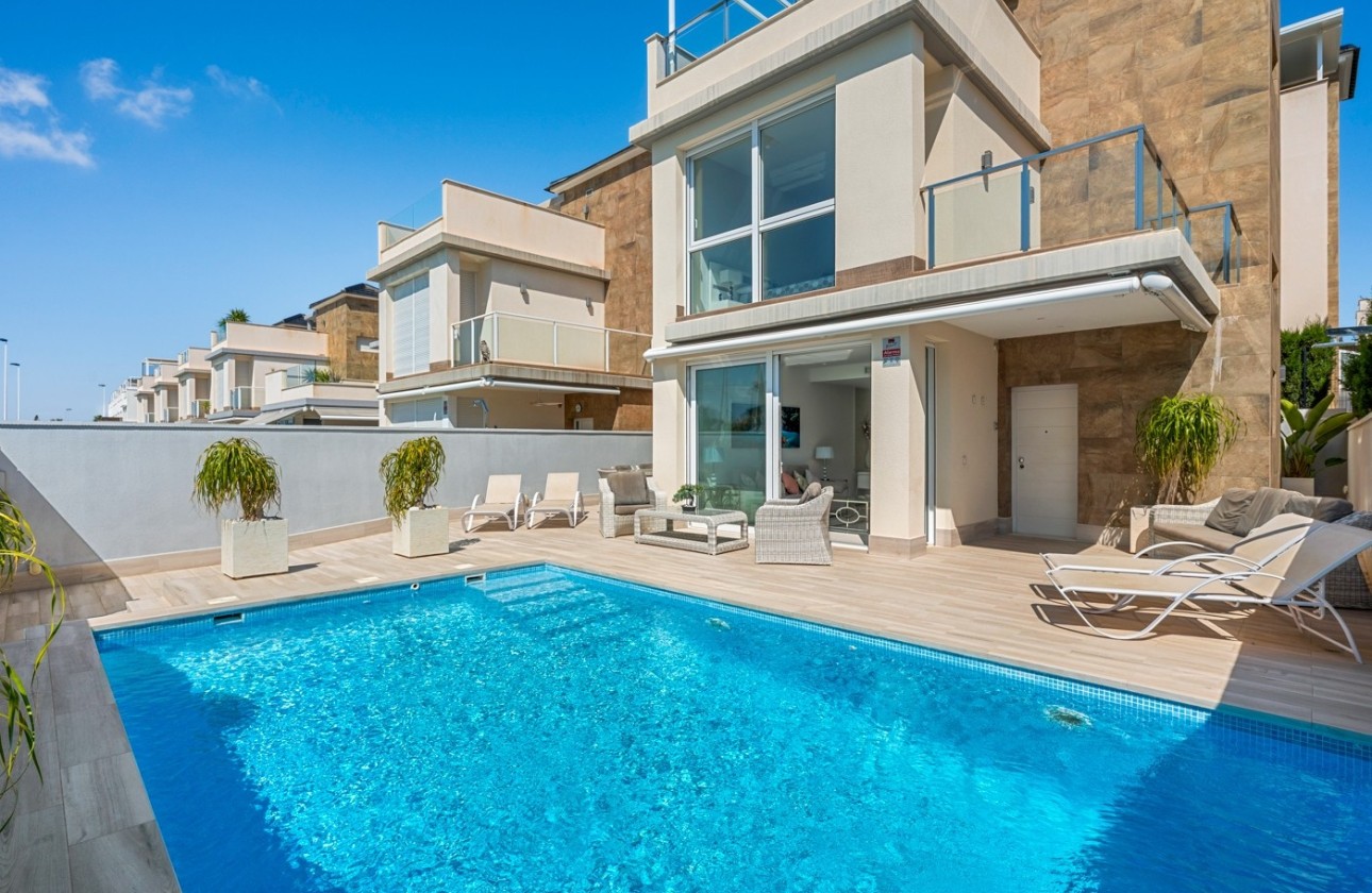 Revente - Villa Individuelle -
Torrevieja