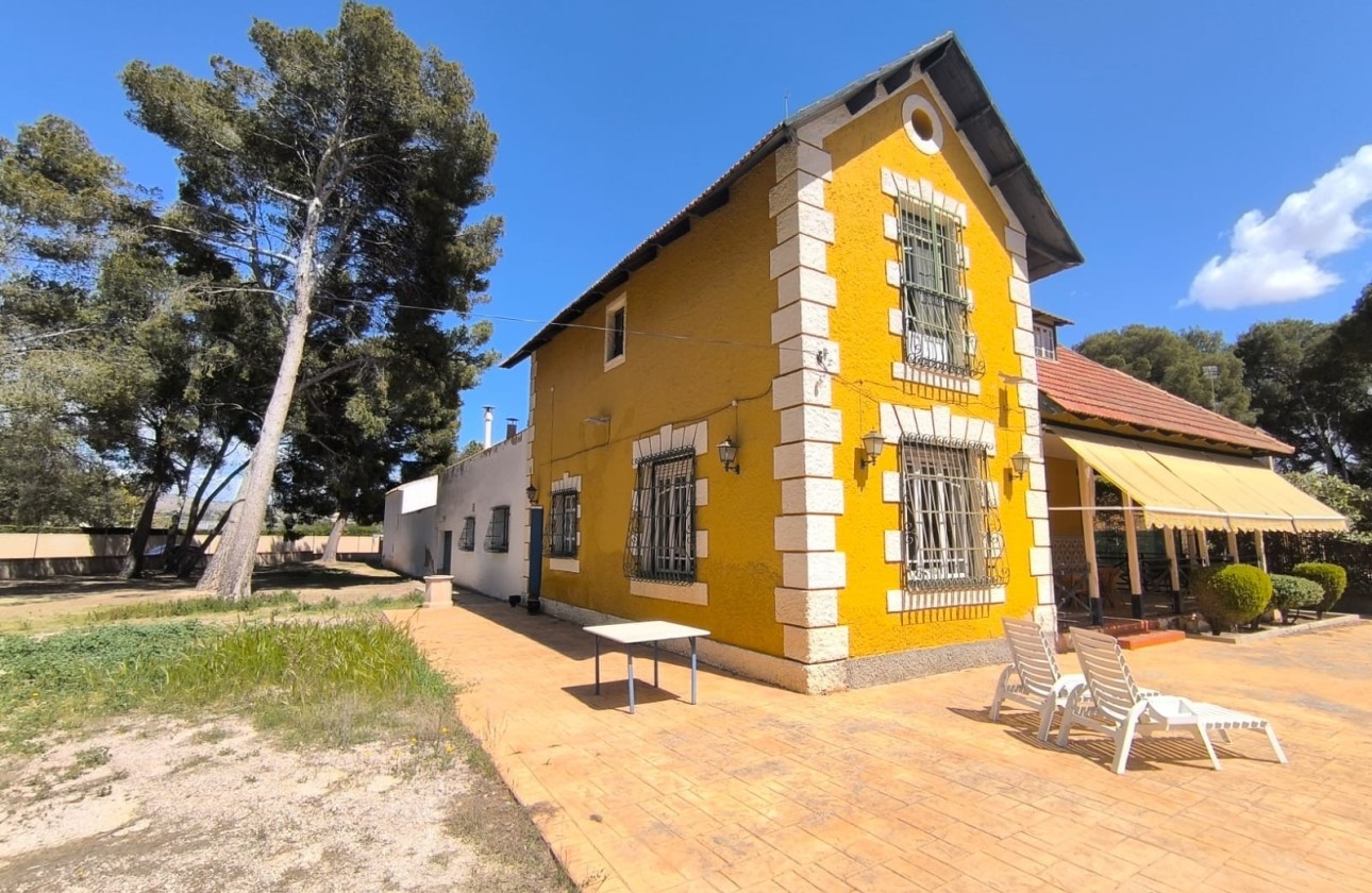 Revente - Villa Individuelle -
Yecla - Inland