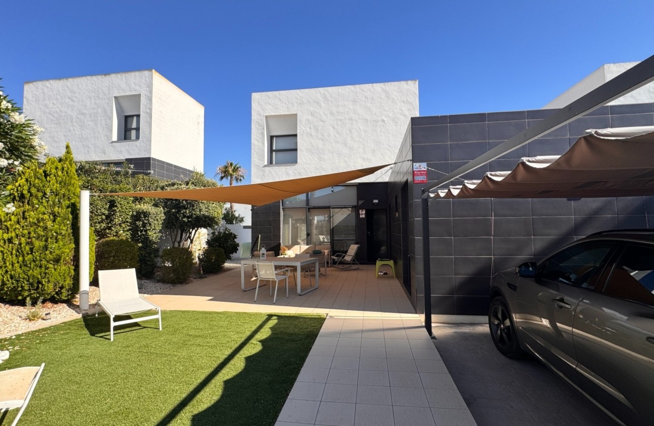 Revente - Villa mitoyenne -
Algorfa