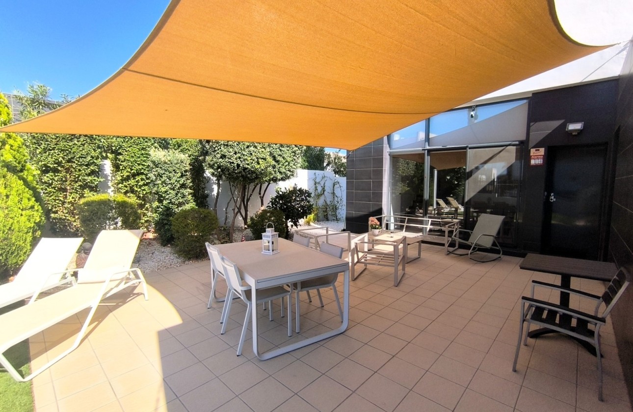 Revente - Villa mitoyenne -
Algorfa