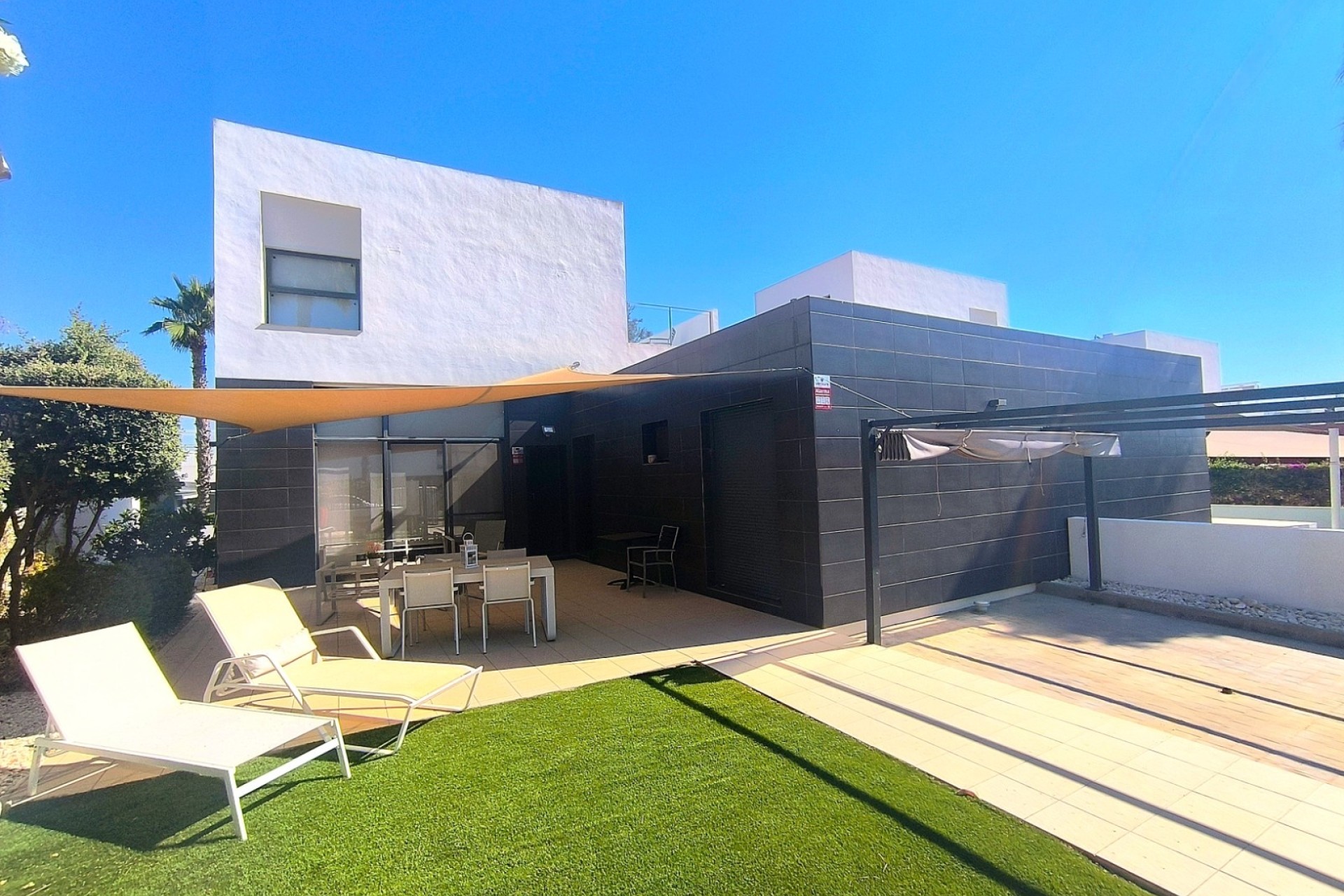 Revente - Villa mitoyenne -
Algorfa