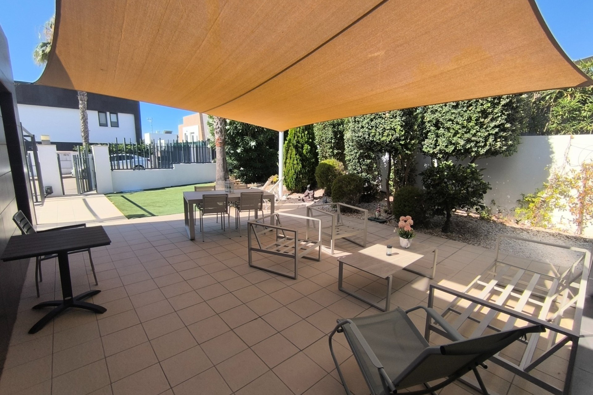 Revente - Villa mitoyenne -
Algorfa