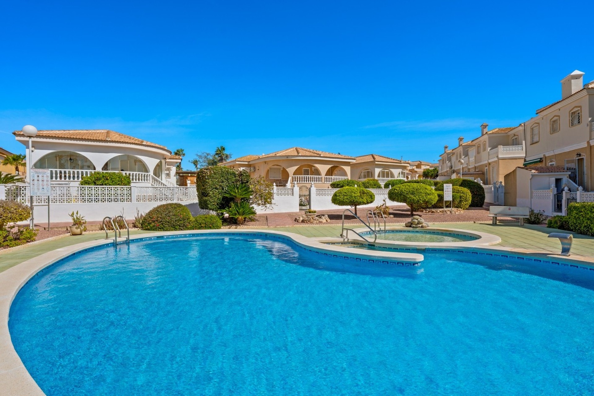 Revente - Villa mitoyenne -
Benijofar - Monte Azul