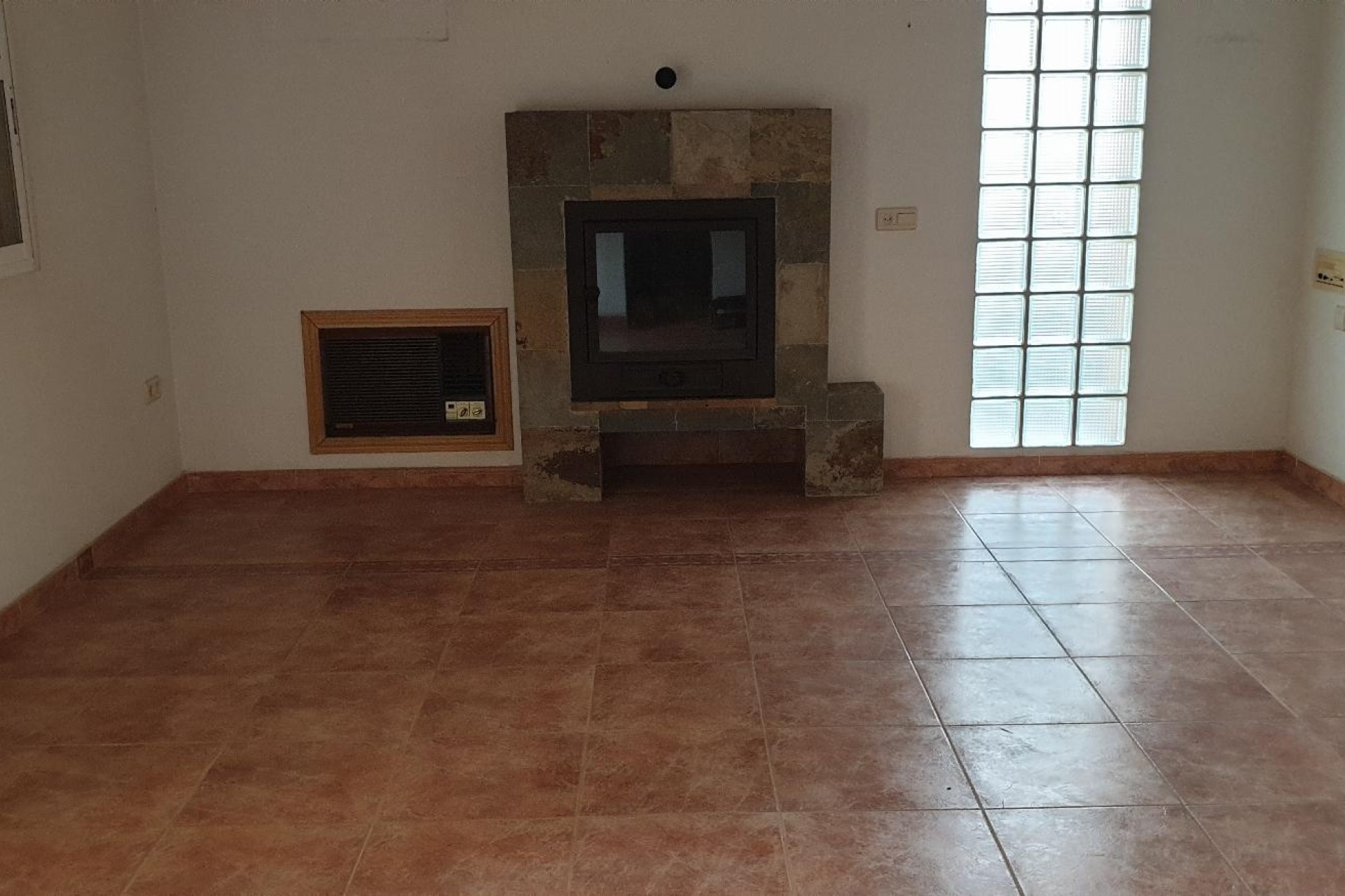 Revente - Villa mitoyenne -
Casillas - CASILLAS