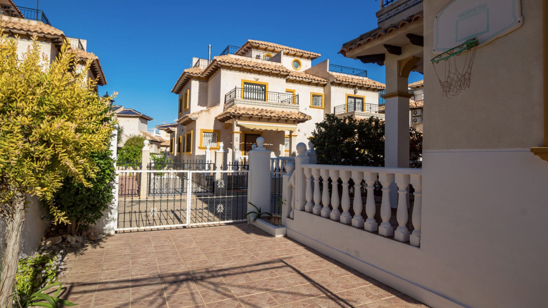 Revente - Villa mitoyenne -
La Zenia - Villas San Jose
