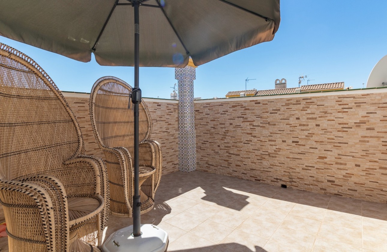 Revente - Villa mitoyenne -
La Zenia