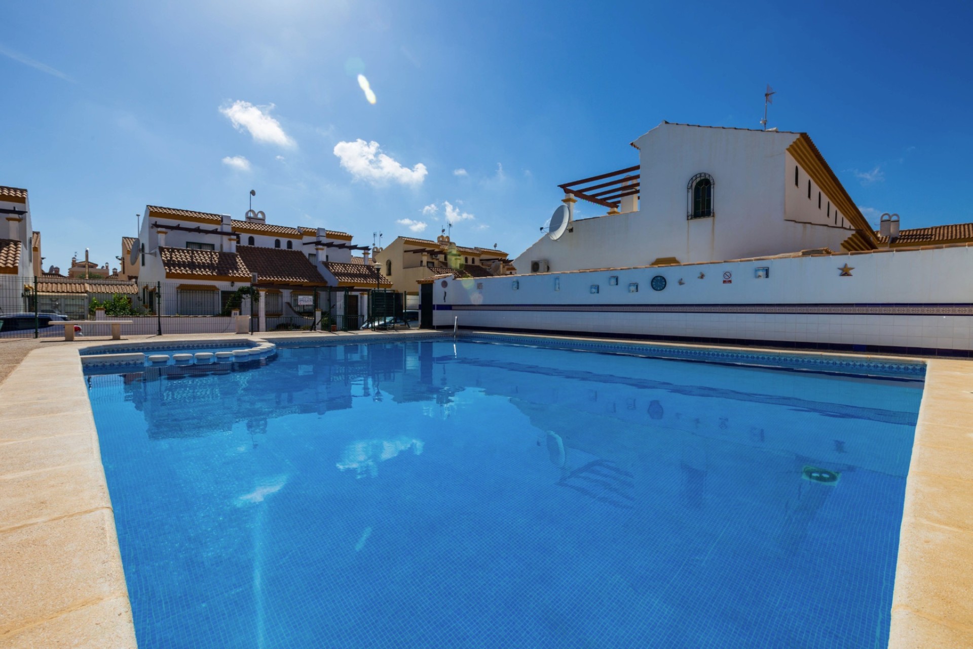 Revente - Villa mitoyenne -
La Zenia