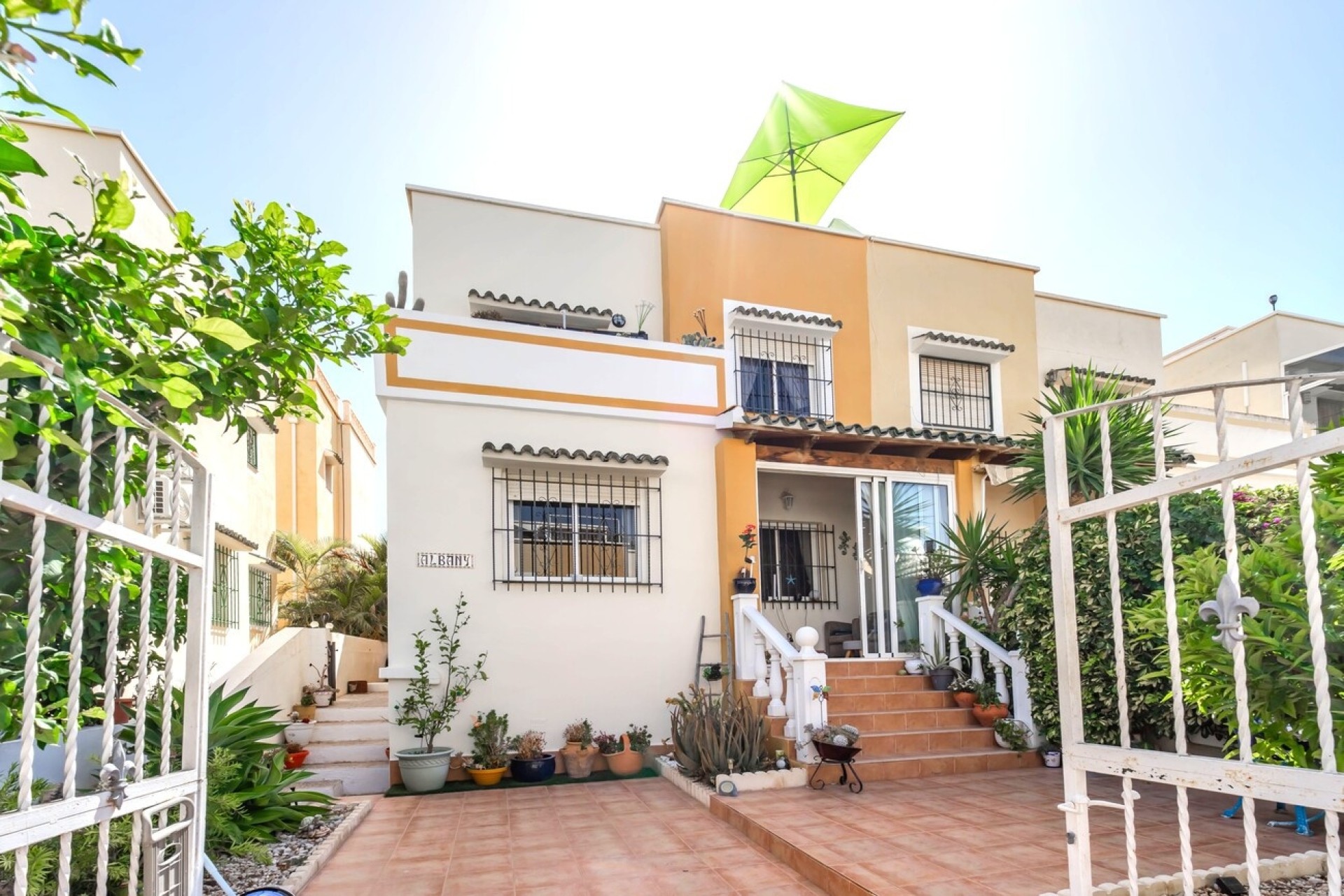 Revente - Villa mitoyenne -
Los Altos - Res Valle de los pinos