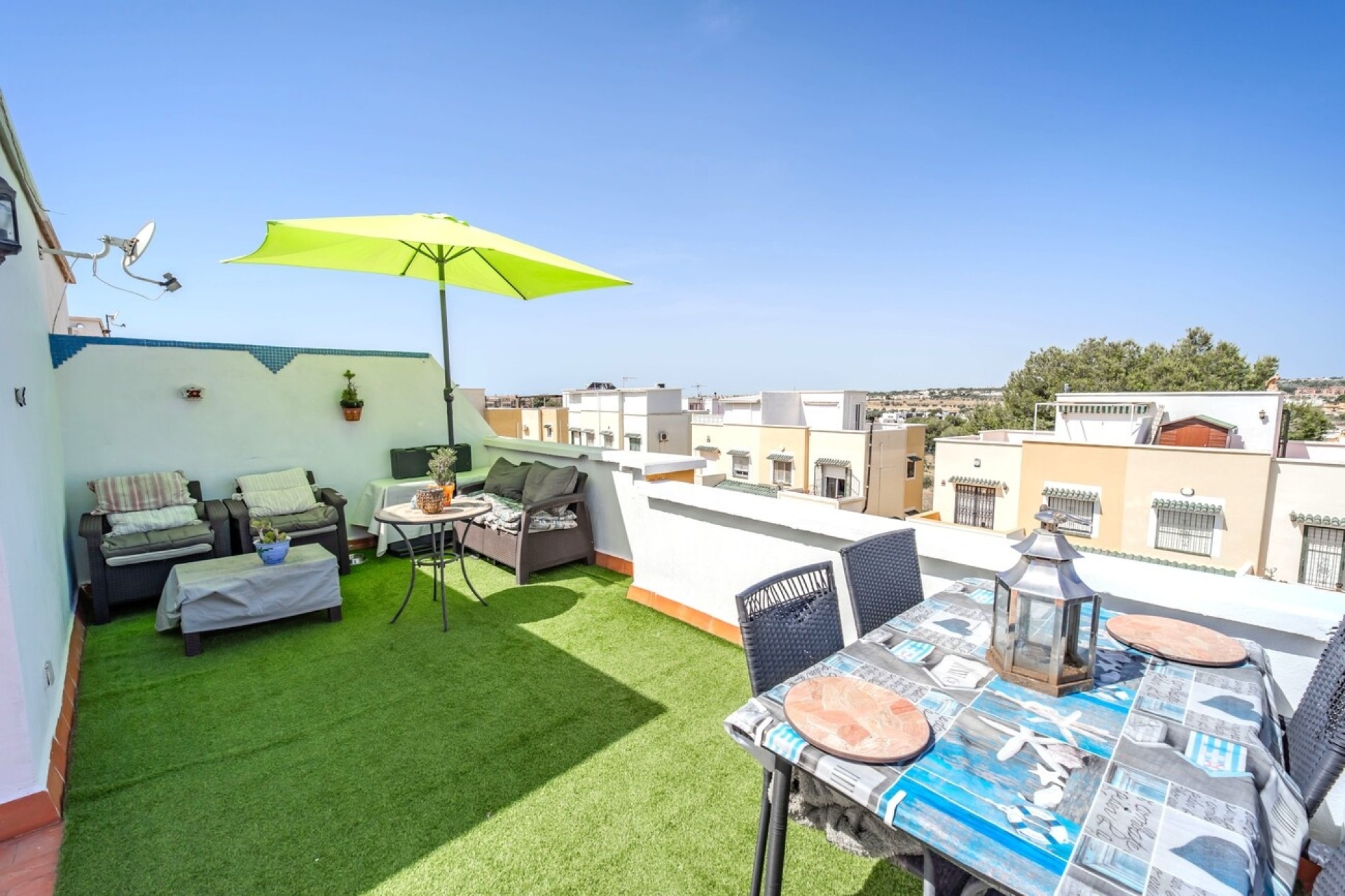 Revente - Villa mitoyenne -
Los Altos - Res Valle de los pinos