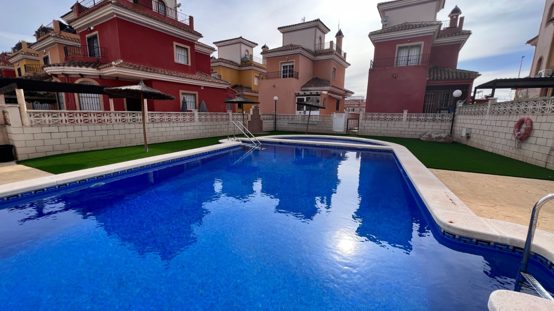 Revente - Villa mitoyenne -
Los Montesinos - La herrada