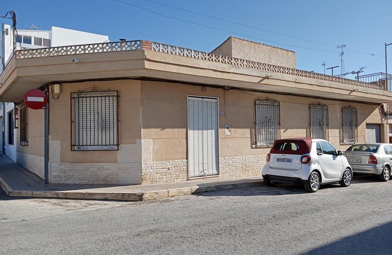 Revente - Villa mitoyenne -
Los Montesinos - PUEBLO CENTRO