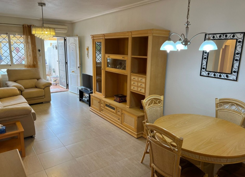 Revente - Villa mitoyenne -
Los Montesinos - Urbanizacion montesol