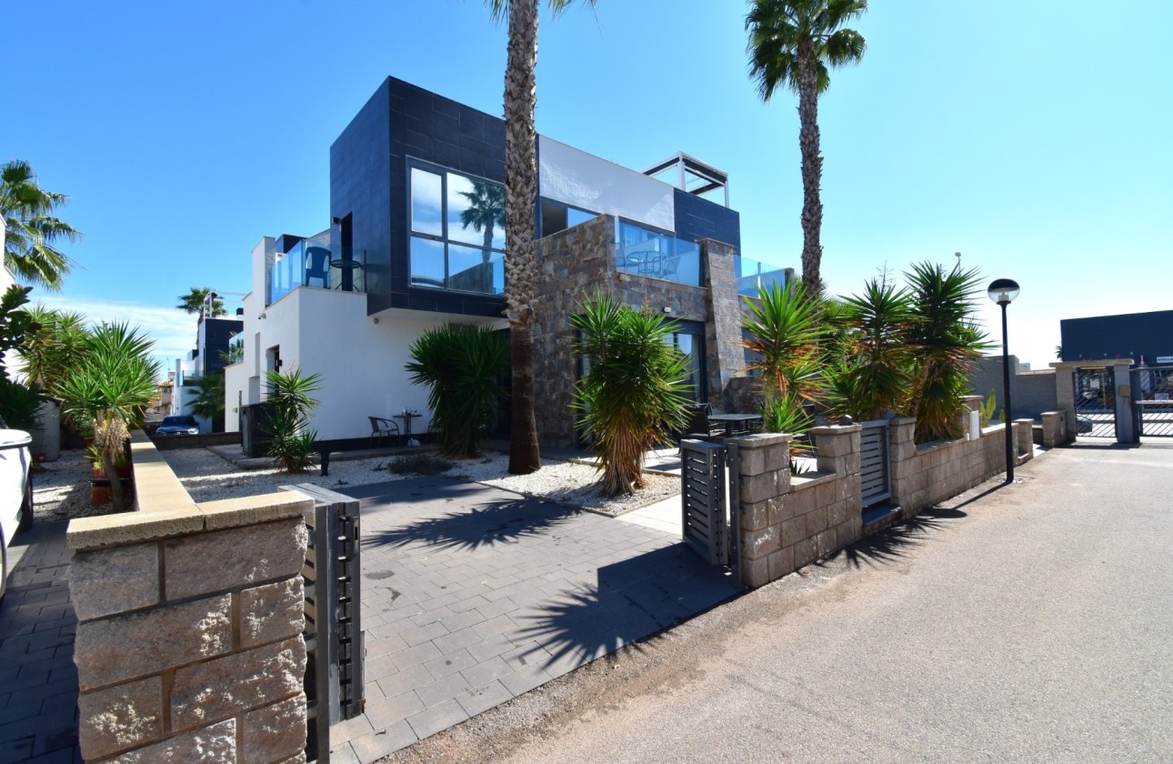 Revente - Villa mitoyenne -
Orihuela Costa - Lomas de Cabo Roig