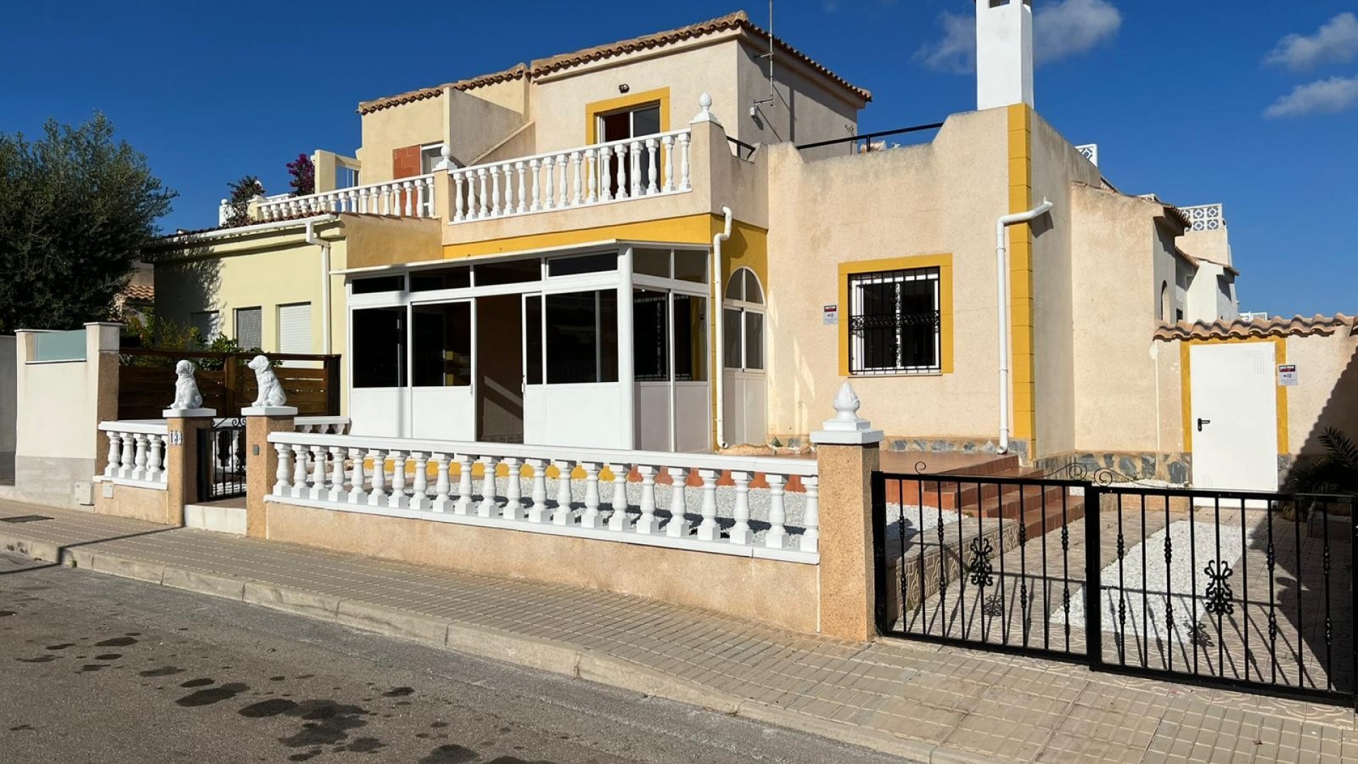 Revente - Villa mitoyenne -
Orihuela Costa - Punta Prima
