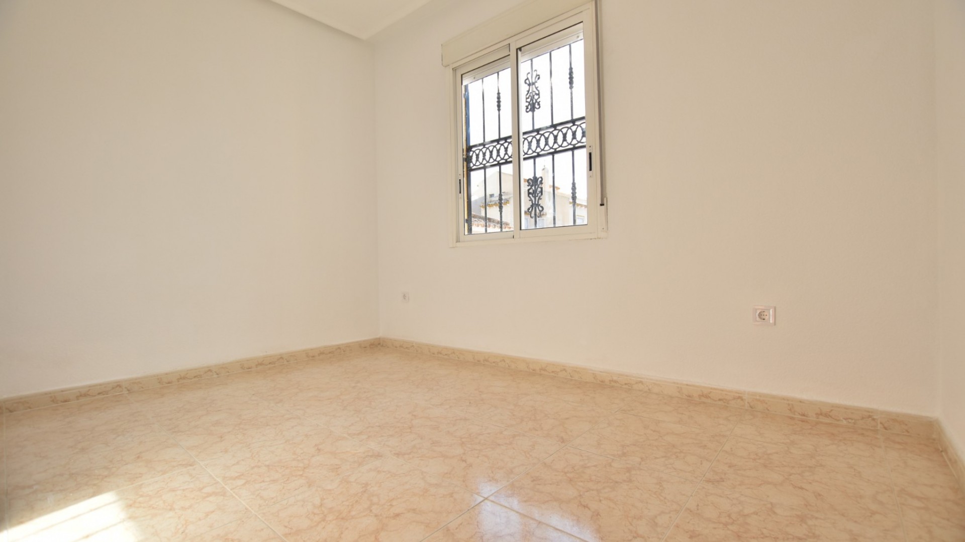 Revente - Villa mitoyenne -
Orihuela Costa - Punta Prima