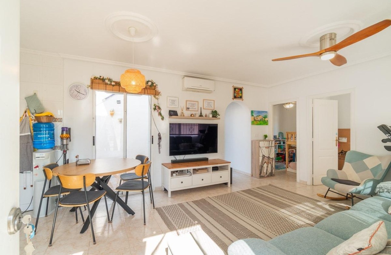 Revente - Villa mitoyenne -
Orihuela Costa - Punta Prima