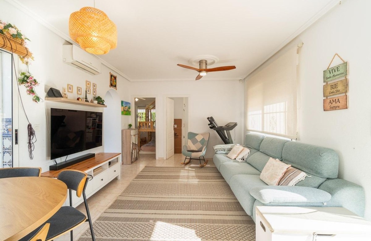 Revente - Villa mitoyenne -
Orihuela Costa - Punta Prima