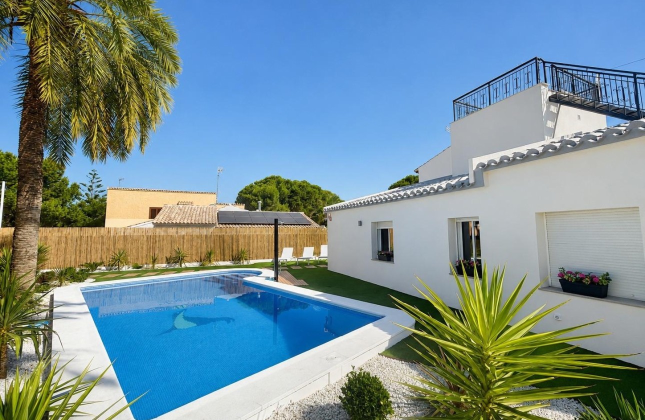 Revente - Villa mitoyenne -
Orihuela Costa - Punta Prima