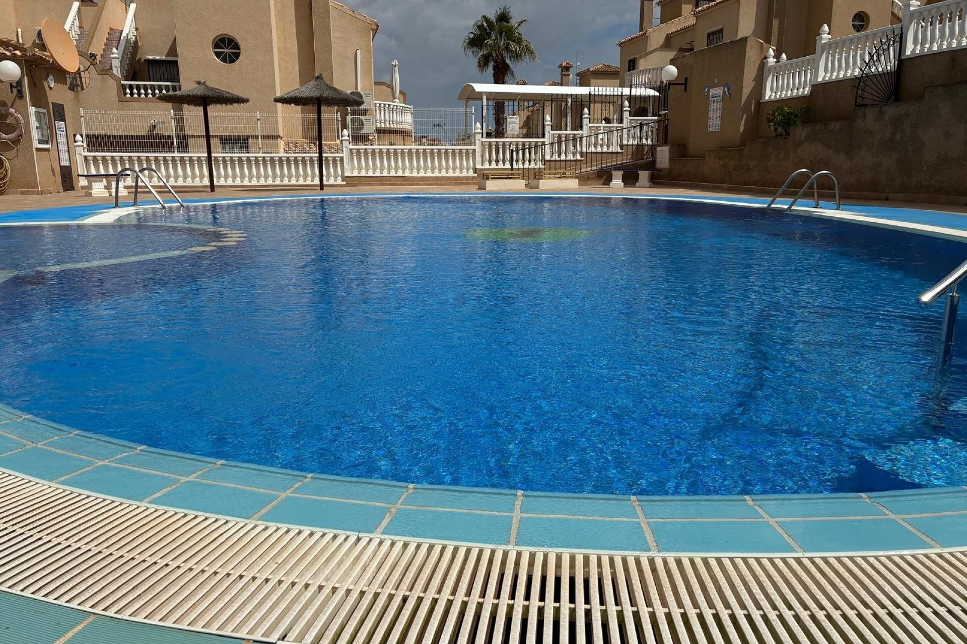 Revente - Villa mitoyenne -
Orihuela Costa