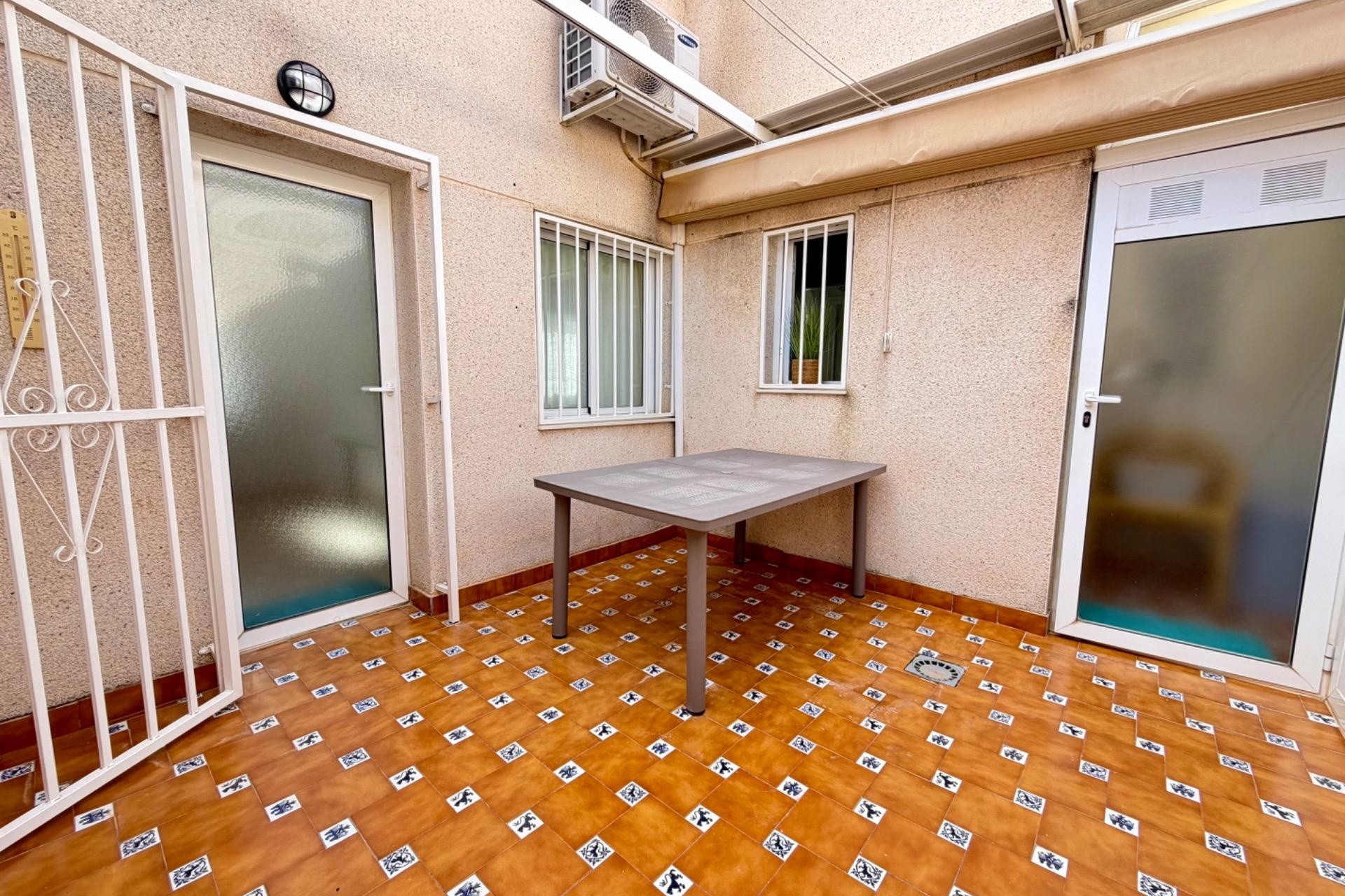 Revente - Villa mitoyenne -
Rojales - Pueblo
