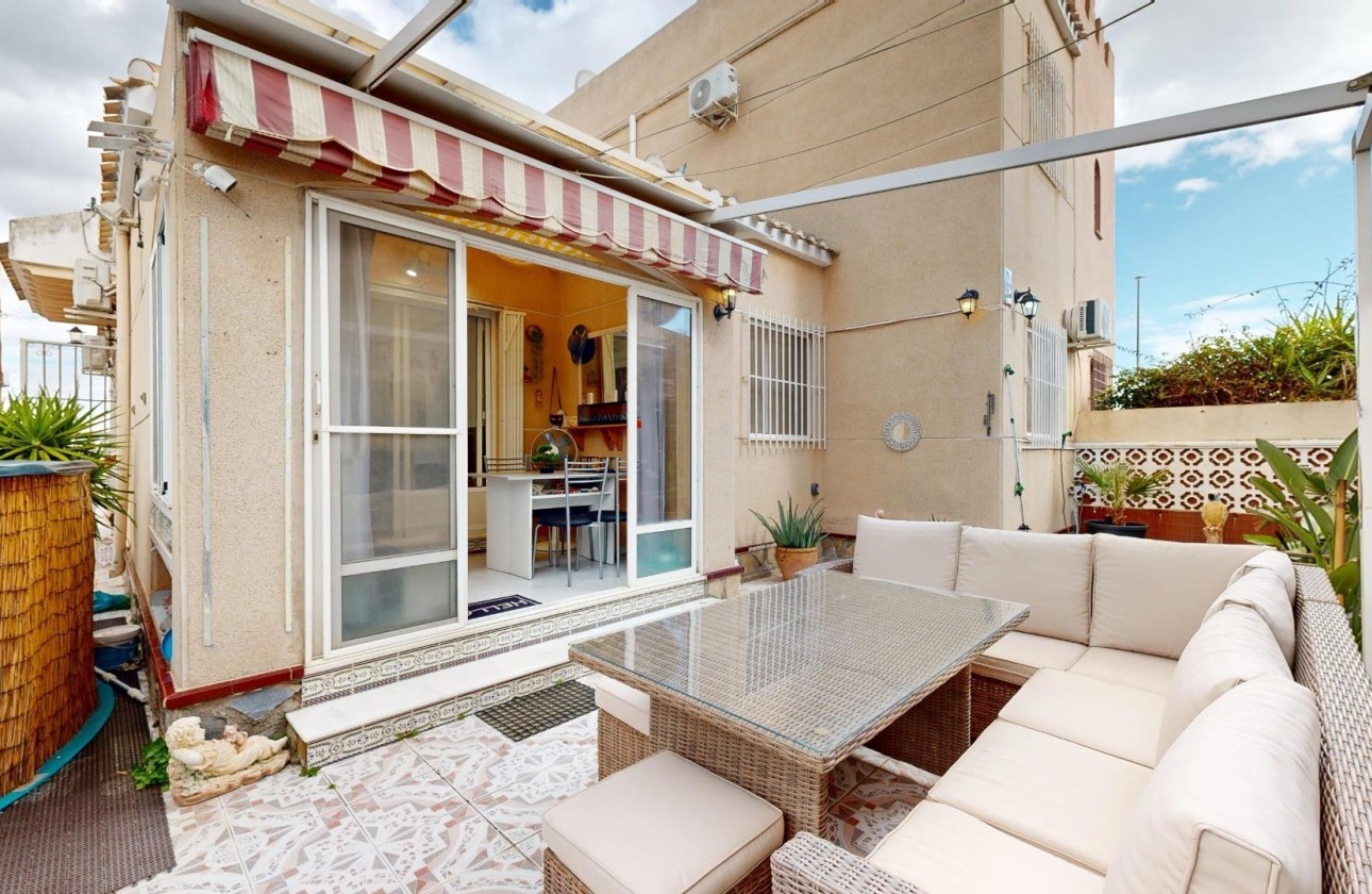 Revente - Villa mitoyenne -
San Miguel de Salinas - 03193